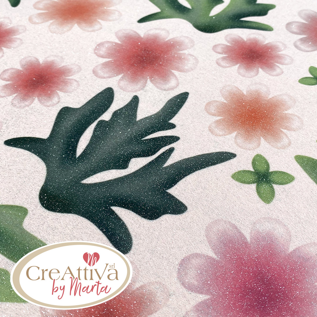 PANNOLENCI MORBIDOSO STAMPATO DECO GLITTER FIORI DELPHINIUM- CRDGL00100 - immagine 3