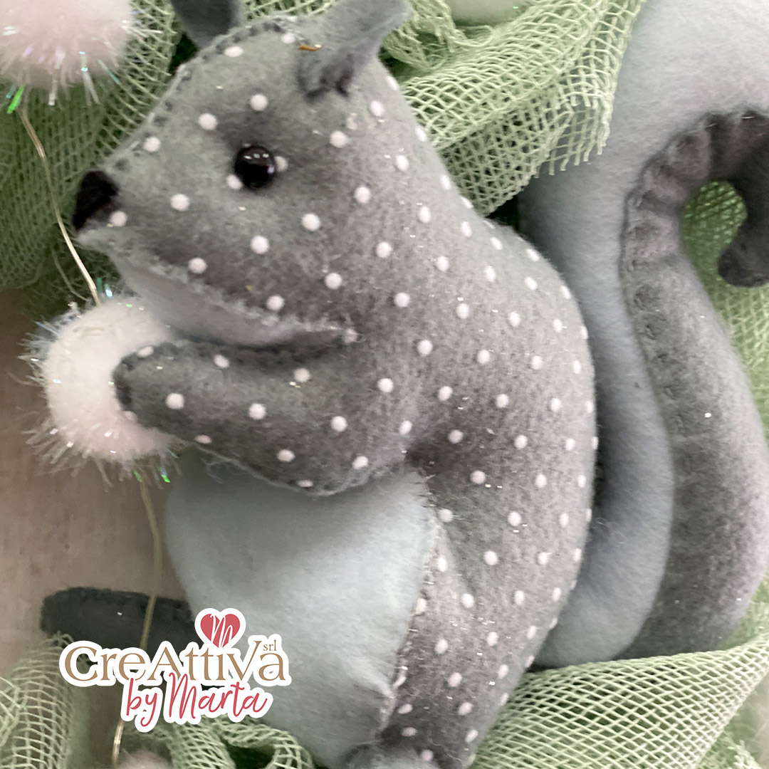 KIT GHIRLANDA AMERICANA CON JUTA E SCOIATTOLO IN PANNOLENCI MORBIDOSO - CRKIT419 - immagine 4