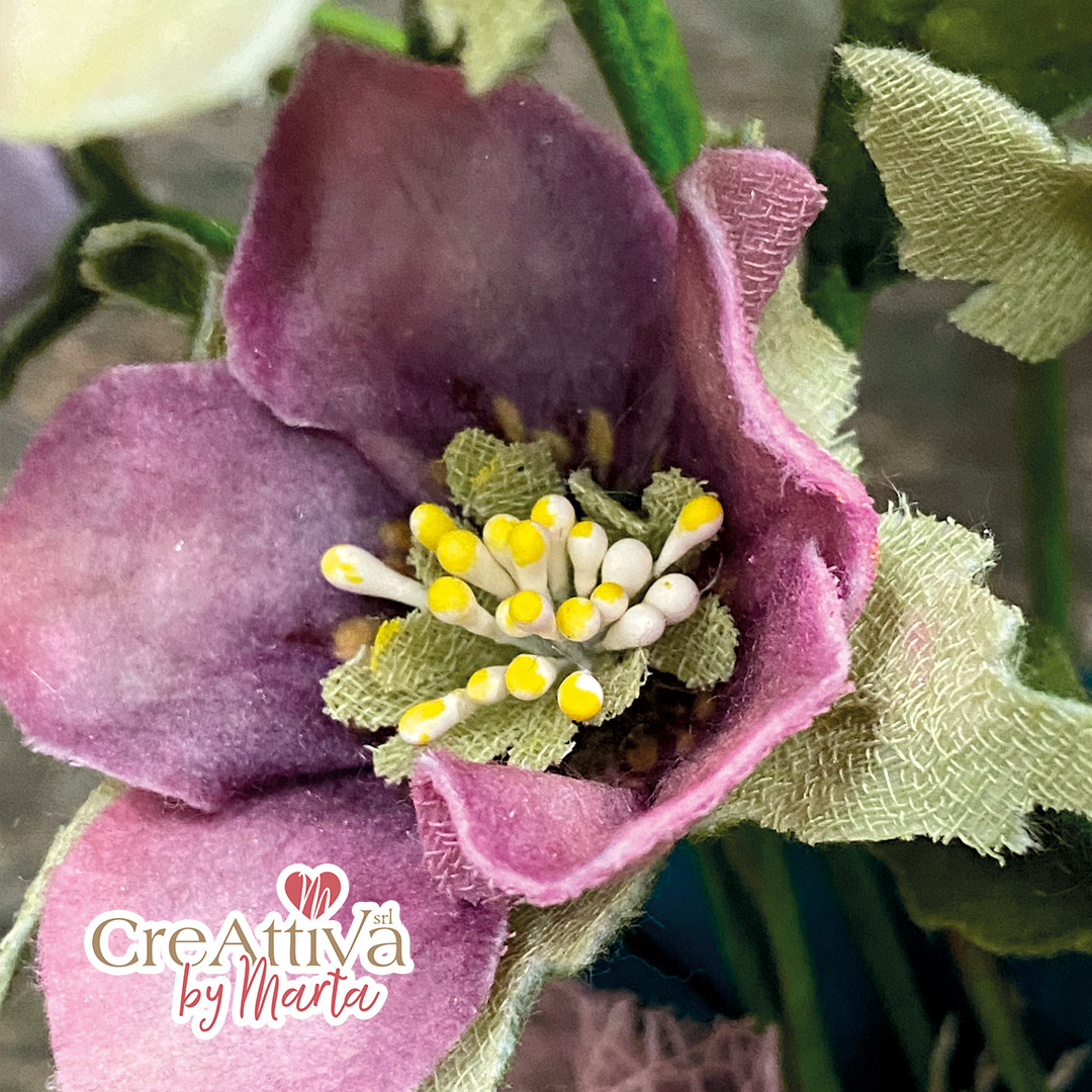 KIT MAZZETTO DI ELLEBORI CON PANNOLENCI MORBIDOSO STAMPATO DECO - CRKFR018 - immagine 3