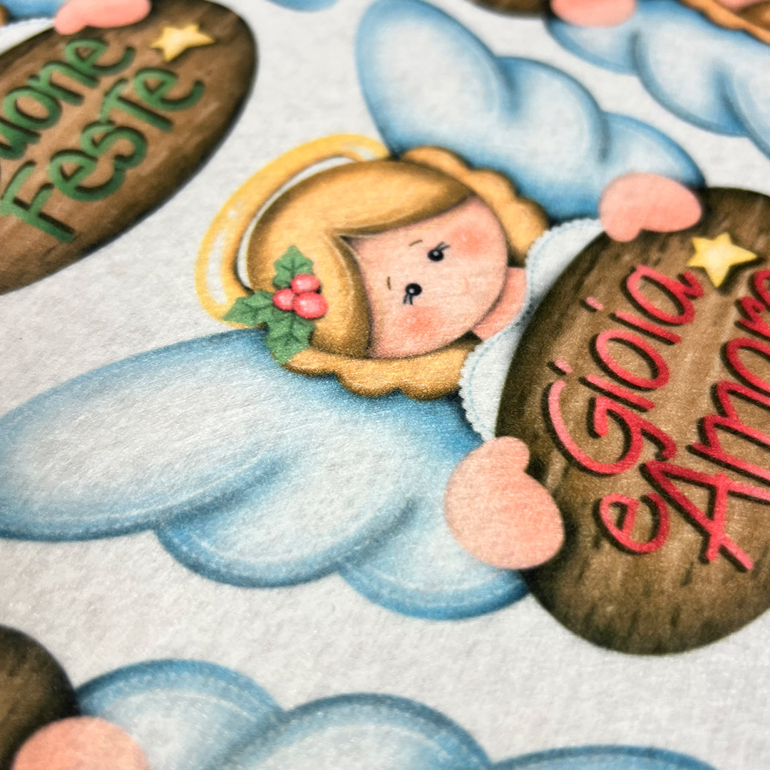 Angioletto natalizio con scritte augurali colorate