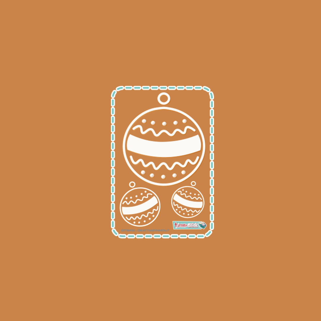 Decorazioni natalizie con palline stilizzate bianche