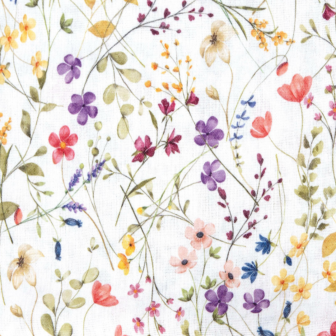 Tessuto floreale colorato con sfondo bianco