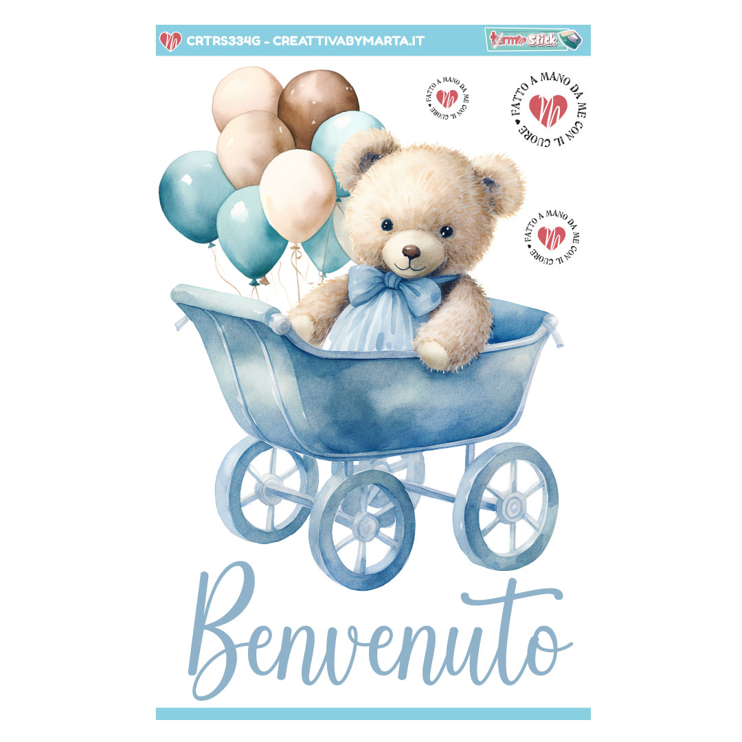 termostick nascita,dtf evoluto,orsetto carrozzina azzurra,adesivo termoadesivo baby,scritta benvenuto nascita,personalizzazione fiocco nascita,decorazione body neonato,termostick azzurro,adesivo creativo tessuto,trasferimento termoadesivo evoluto