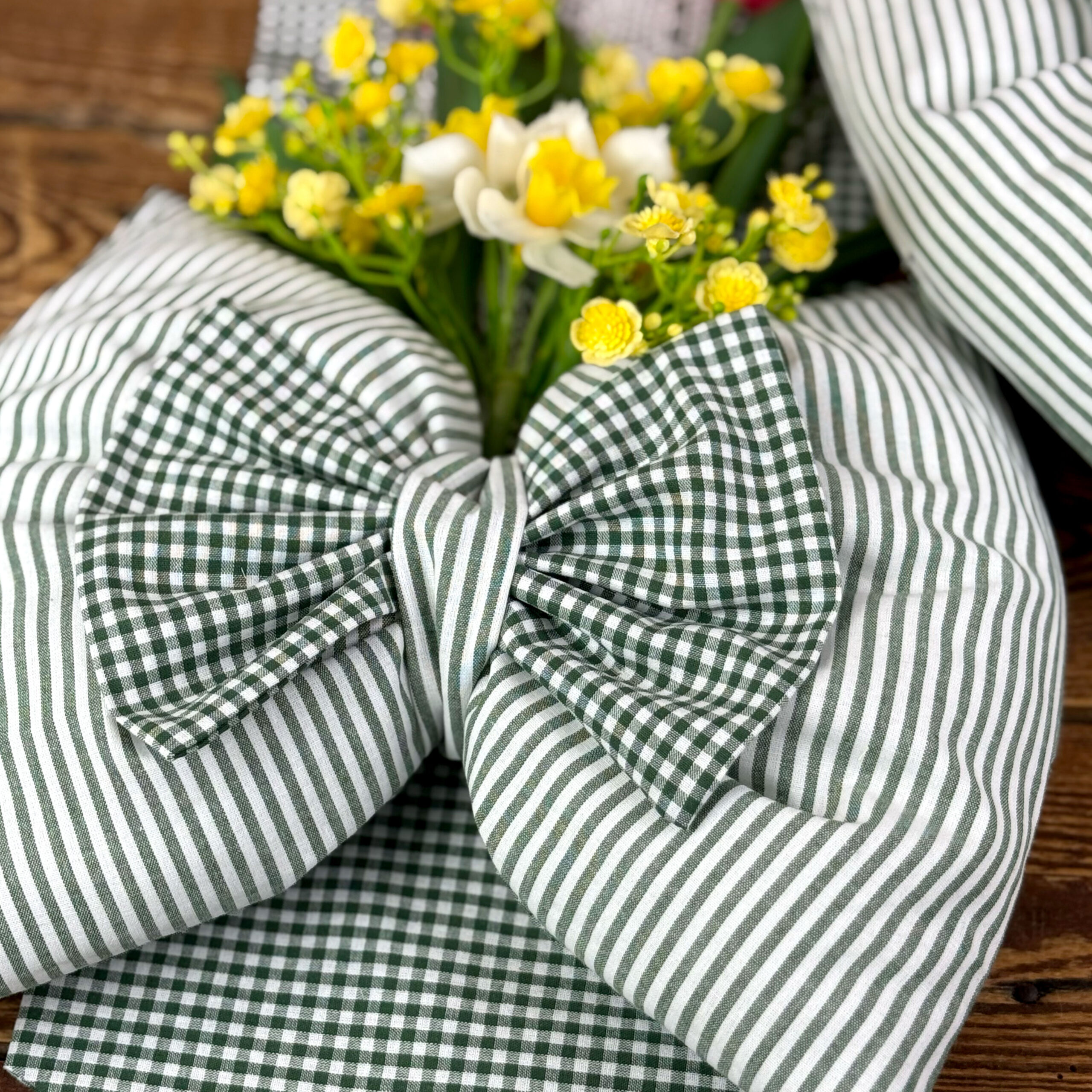 kit fiocco qua e la texil country con tulipani natural topuch crkit625