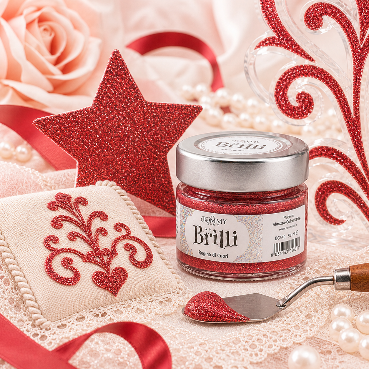 Barattolo glitter rosso con decorazioni romantiche