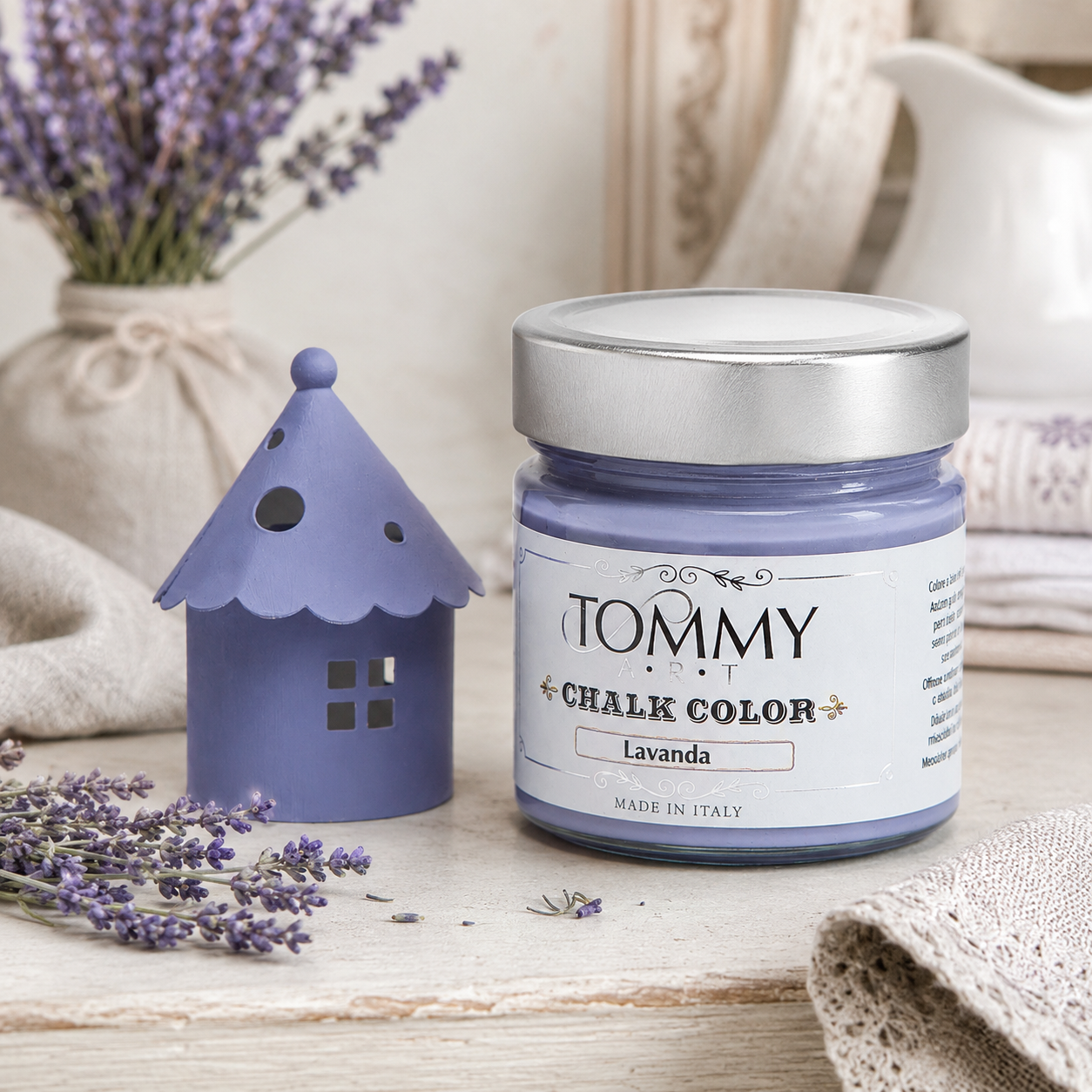 Barattolo vernice lavanda con decorazione casetta viola