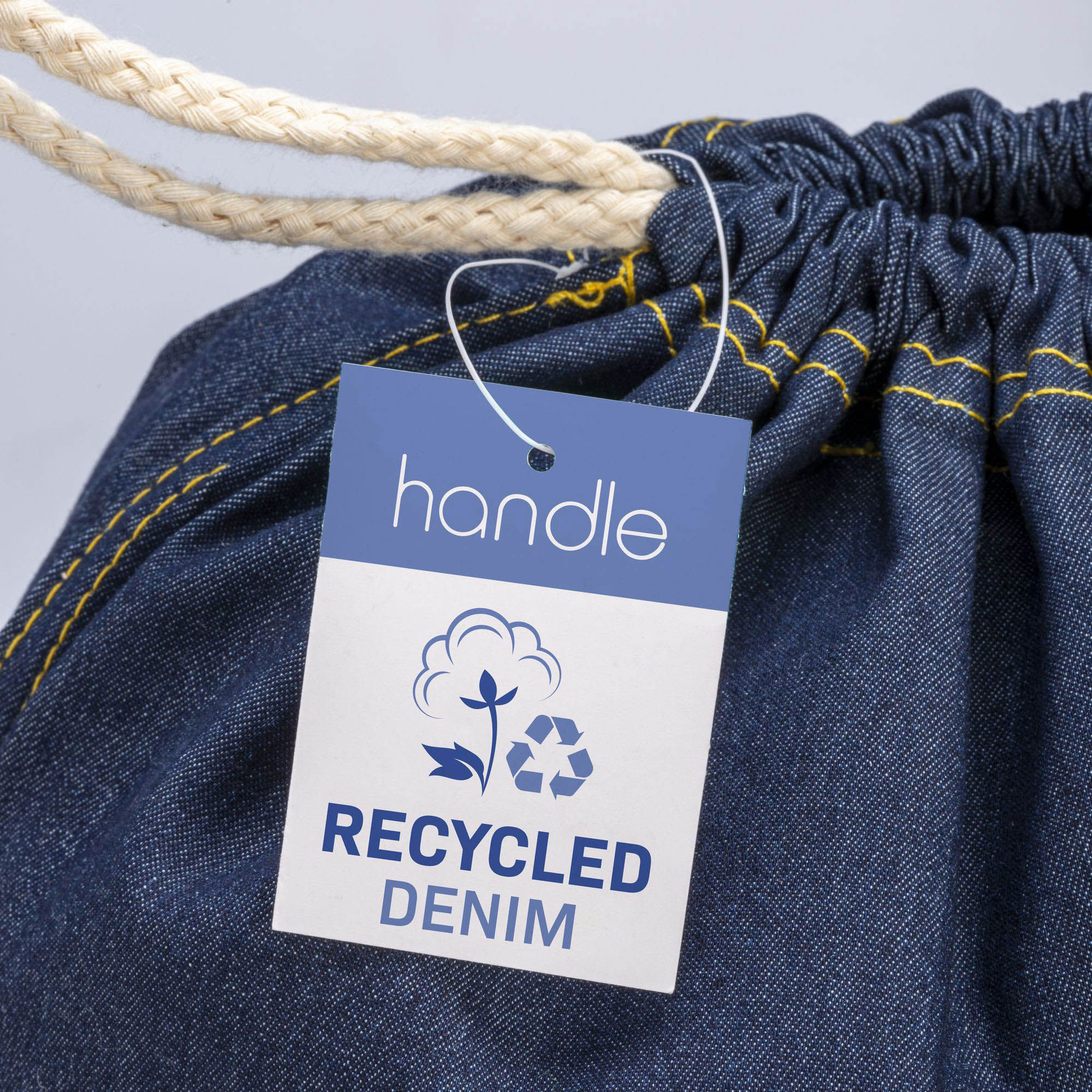 Sacca in denim riciclato con etichetta ecologica