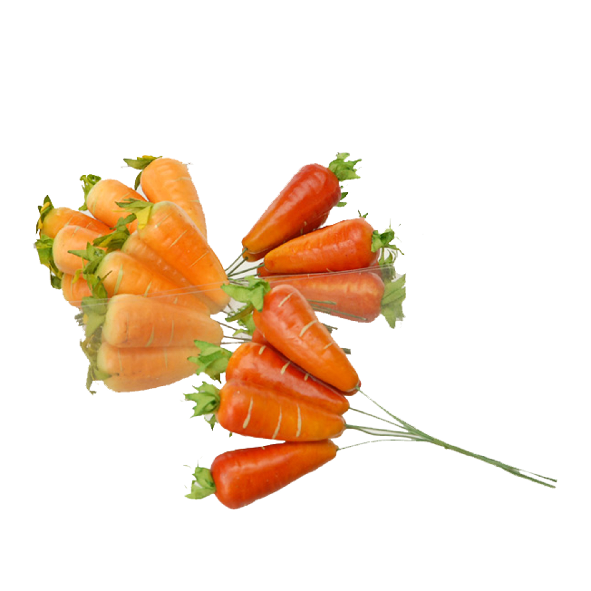 Carote fresche con foglie su sfondo bianco