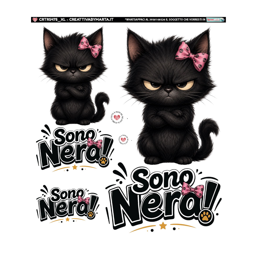 Gattino nero arrabbiato con fiocco rosa